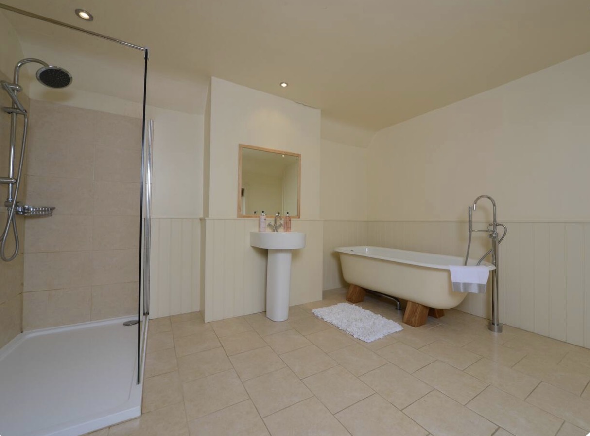 Roll-top Bathroom